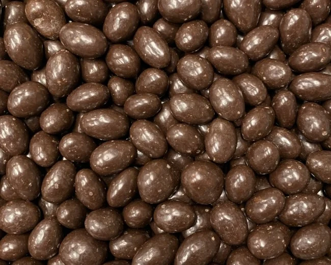 Dark chocolate almonds